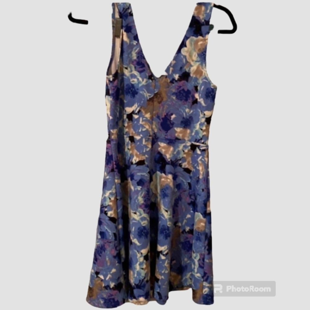 Forever 21 floral dress (M) - Picture 2 of 3